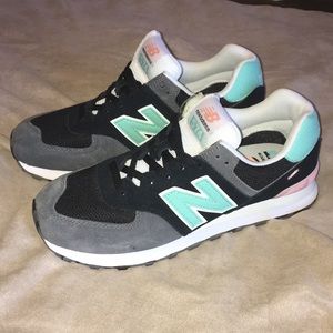 NEW BALACE 574’s (VERY LIGHTLY USED)
